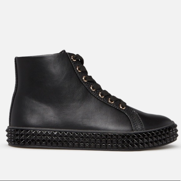 Black spike studded high top sneakers.7 7.5 8 - Picture 2 of 9